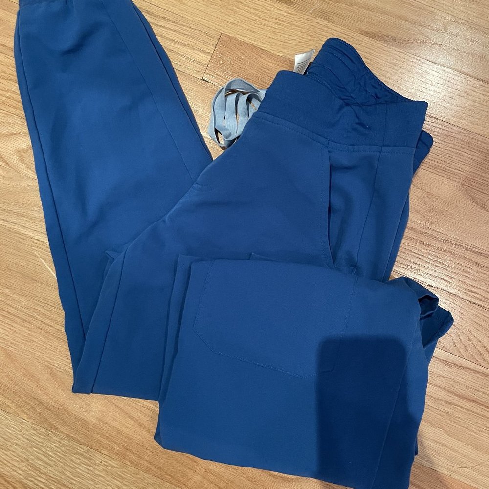 FIGS Scrubs Royal Blue XS/XSP Set